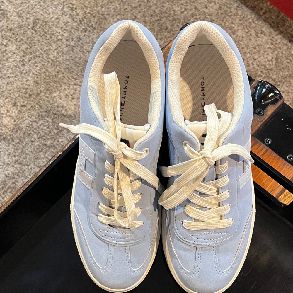 Tommy Hilfiger Sky Blue Sneakers with Cream detail